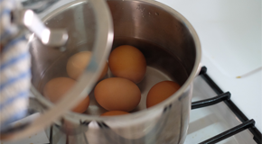 Easy way to crack boiled eggs